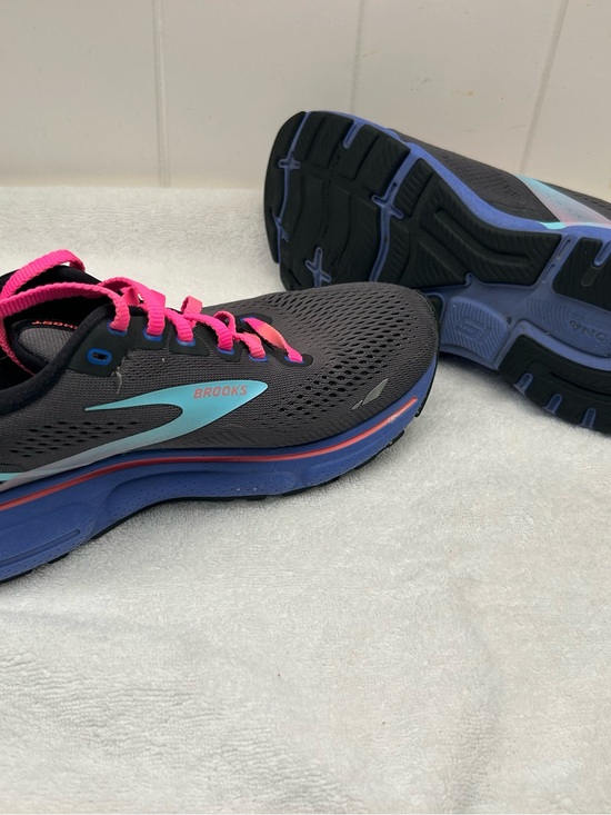 Brooks Shoes - Brooks Women’s Black Running Shoes with Pink Laces and Teal Side Logo